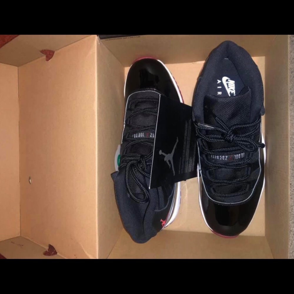 Jordan 11s bred - Picture 3 of 3